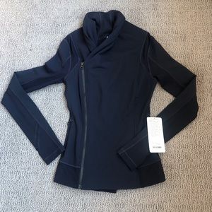 Lululemon NWT Yoga Jacket - Deep Plum - size 6